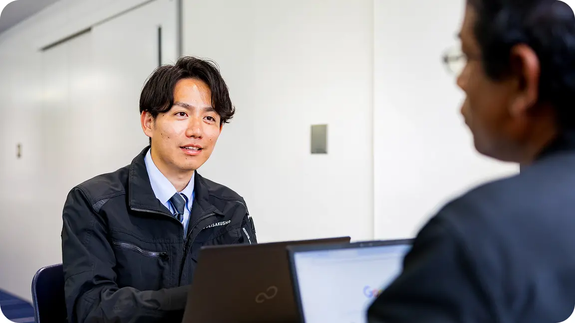 K.Yが打ち合わせしている様子