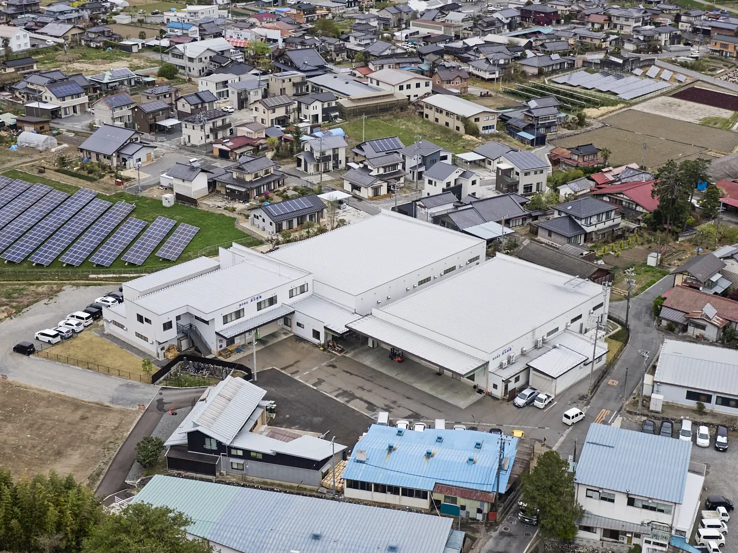 飯田工場の外観を上空から撮った写真